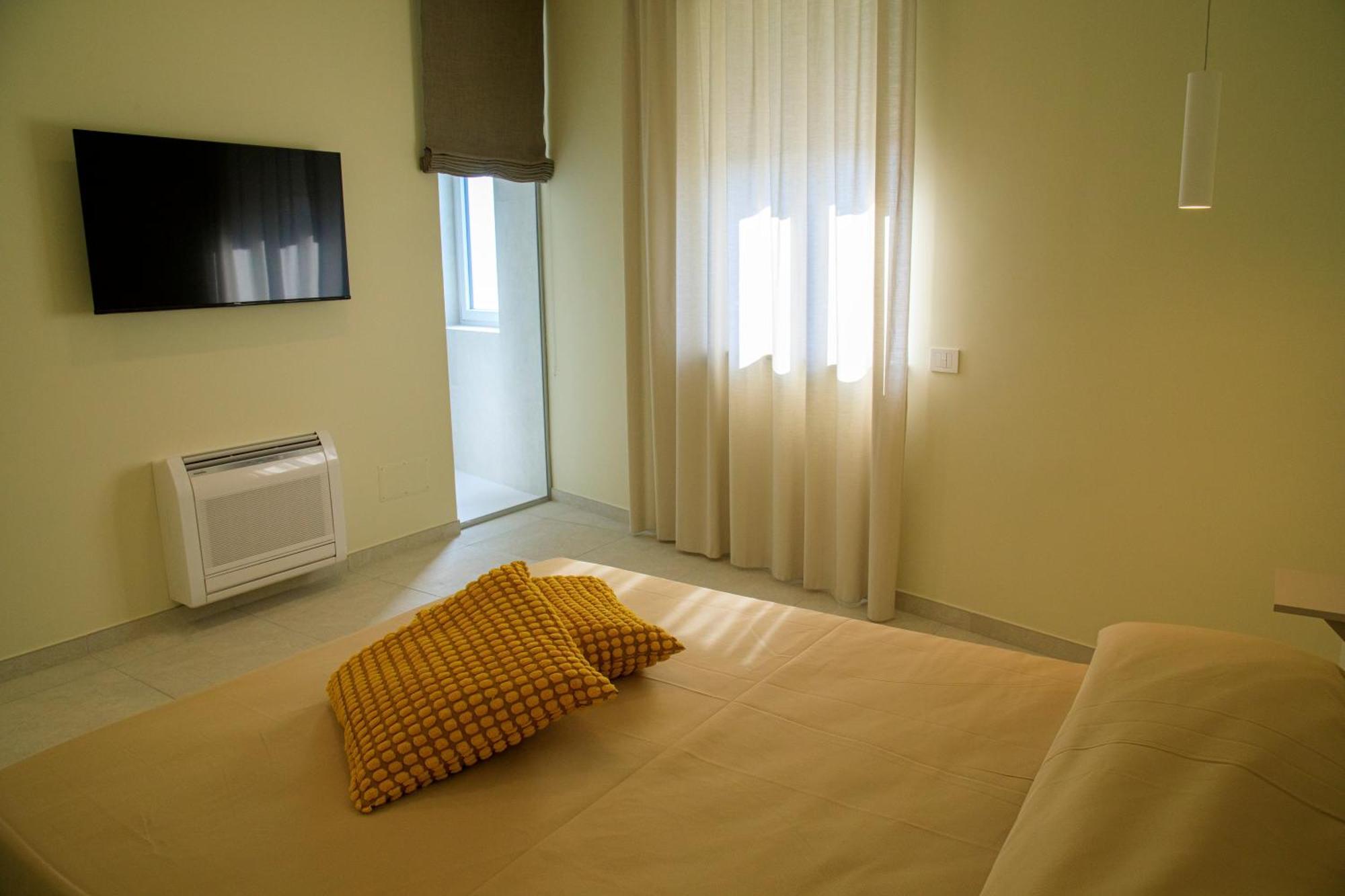 Hotel Domus Vivian Montecorvino Pugliano Zewnętrze zdjęcie