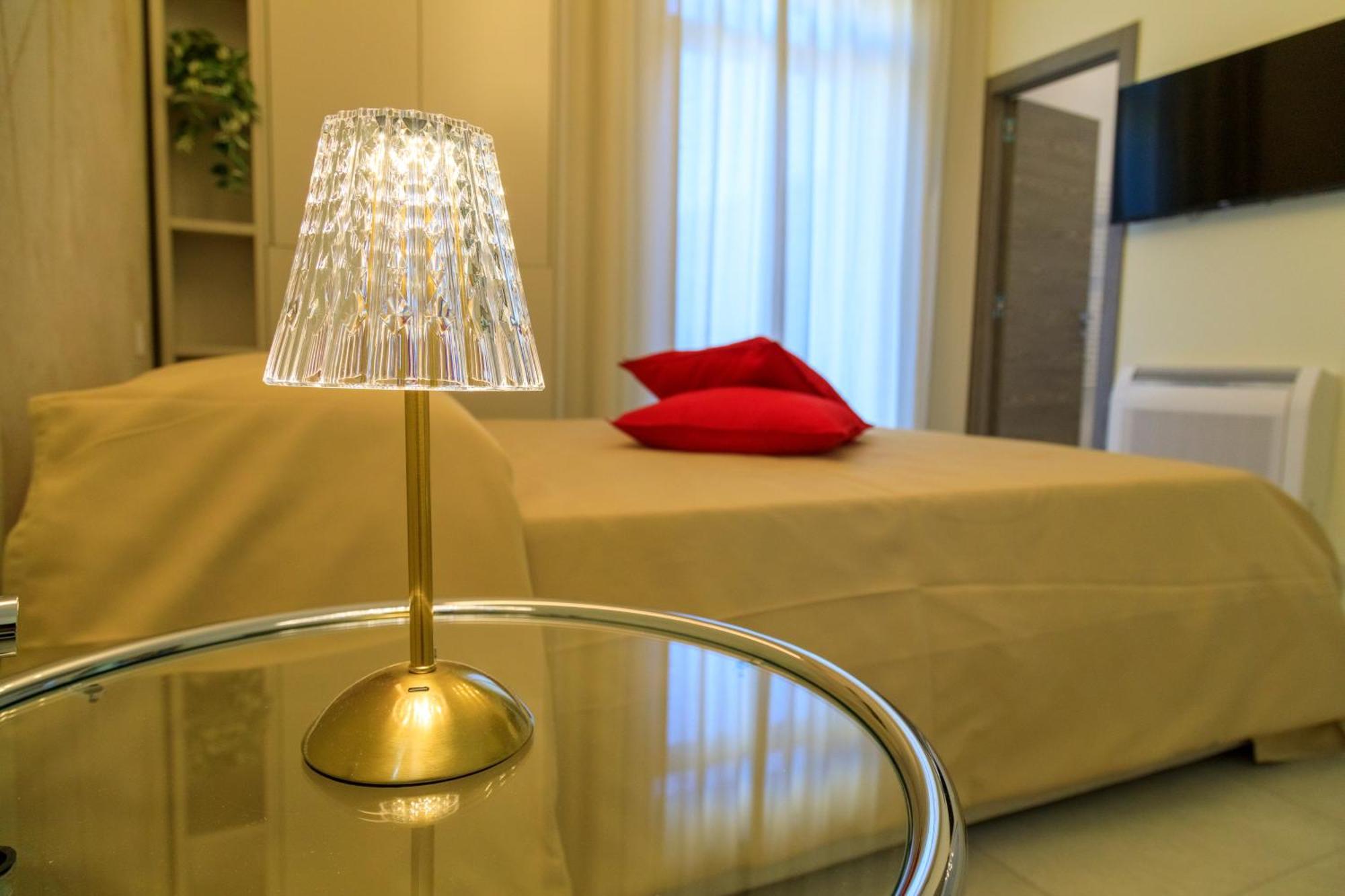 Hotel Domus Vivian Montecorvino Pugliano Zewnętrze zdjęcie