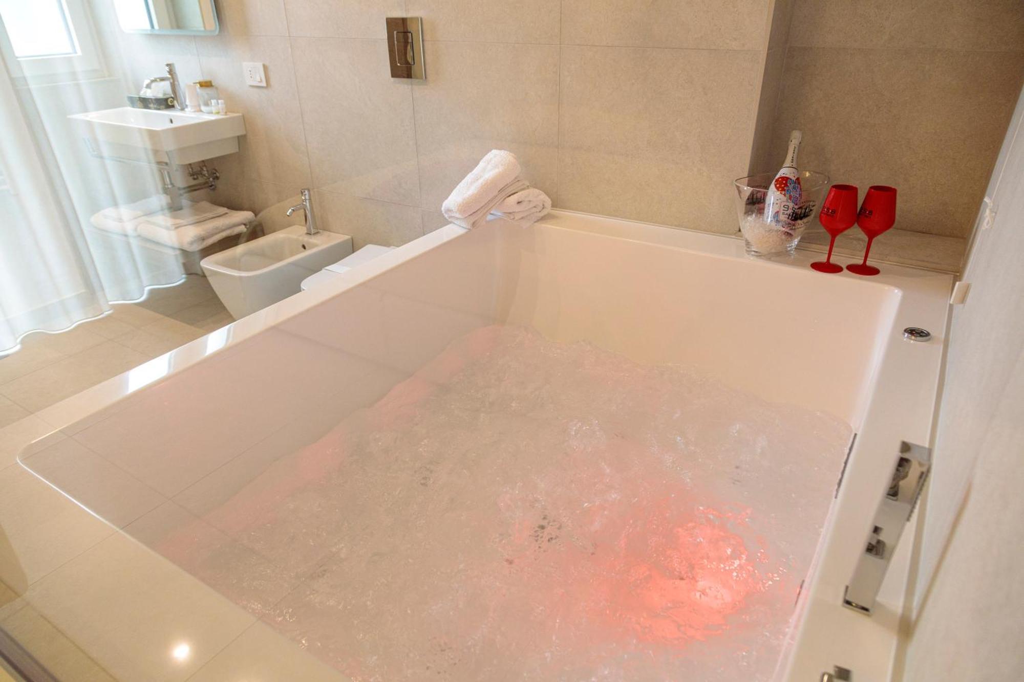 Hotel Domus Vivian Montecorvino Pugliano Zewnętrze zdjęcie